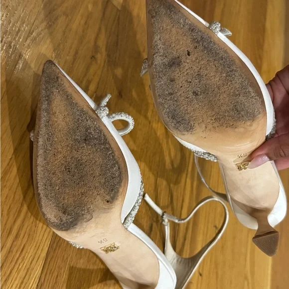 Badgley Mischka White Satin Heels with Bow Ann Pump 5.5 - Picture 4 of 9